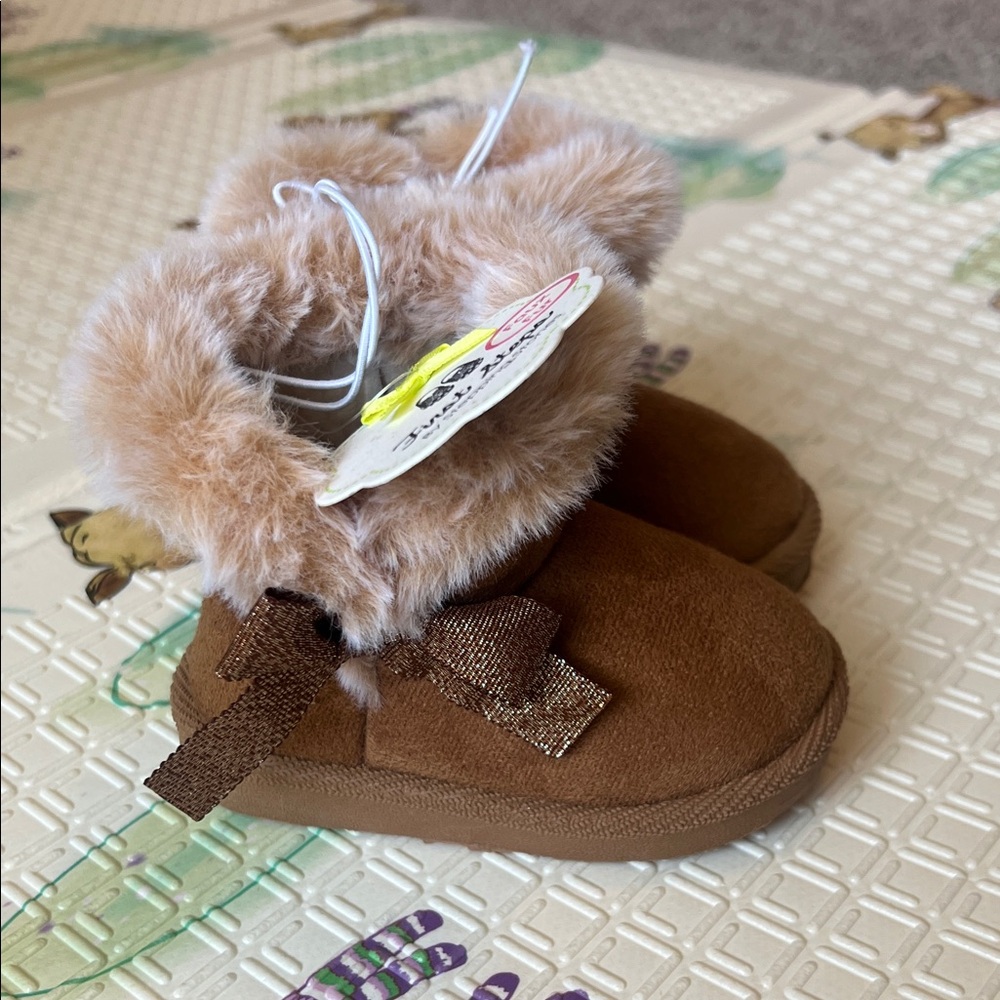 Cozy Brown Kids Boots with Faux Fur